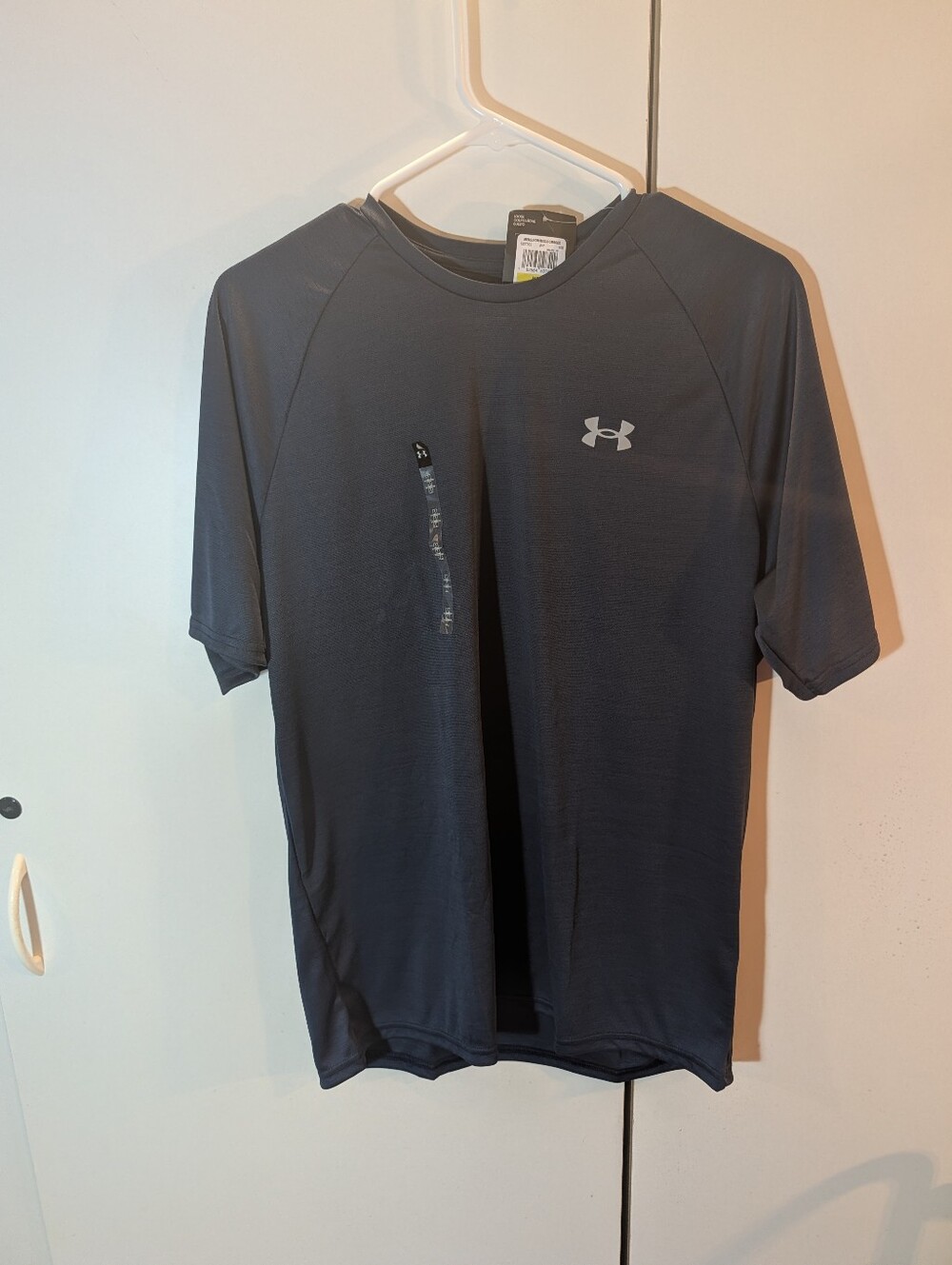 Under Armour Men’s Medium Short-Sleeve Training Tee - Charcoal Gray